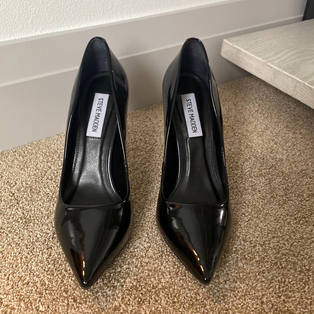 Black Steve Madden stilettos 8